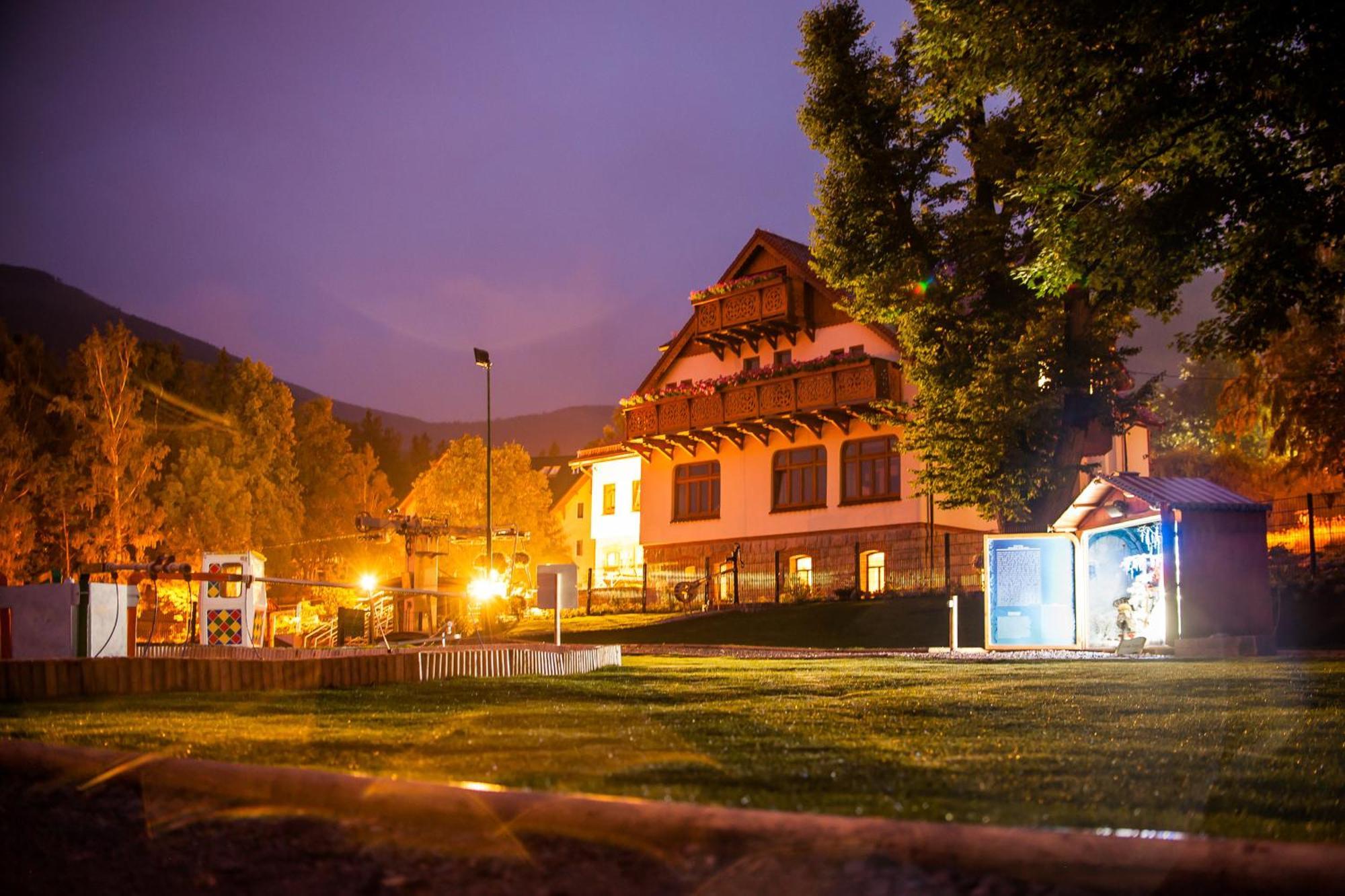 Przystanek Bavaria - Sauny, Parking Oraz Wstep Do Parku Bajek W Cenie! Karpacz Εξωτερικό φωτογραφία