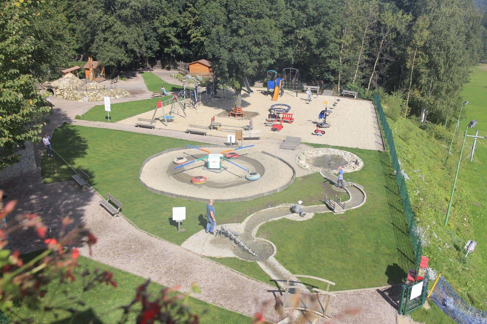 Przystanek Bavaria - Sauny, Parking Oraz Wstep Do Parku Bajek W Cenie! Karpacz Εξωτερικό φωτογραφία